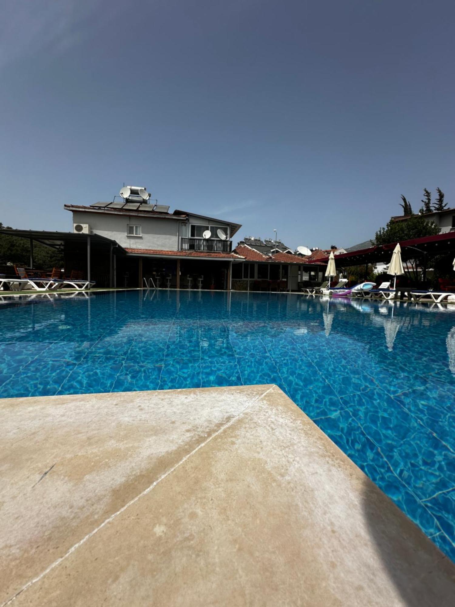 Carmina Hotel ออวาจิค ภายนอก รูปภาพ