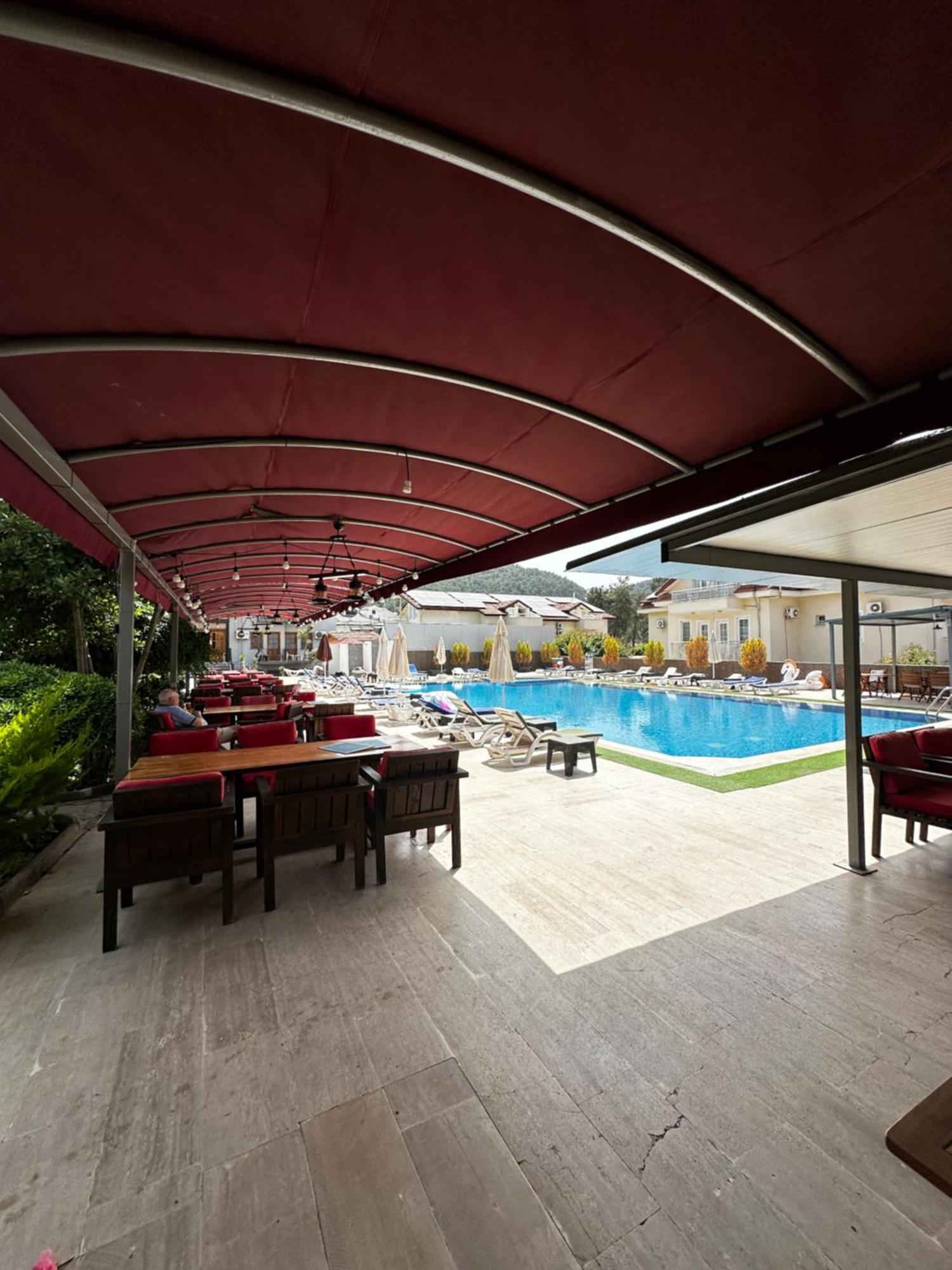 Carmina Hotel ออวาจิค ภายนอก รูปภาพ